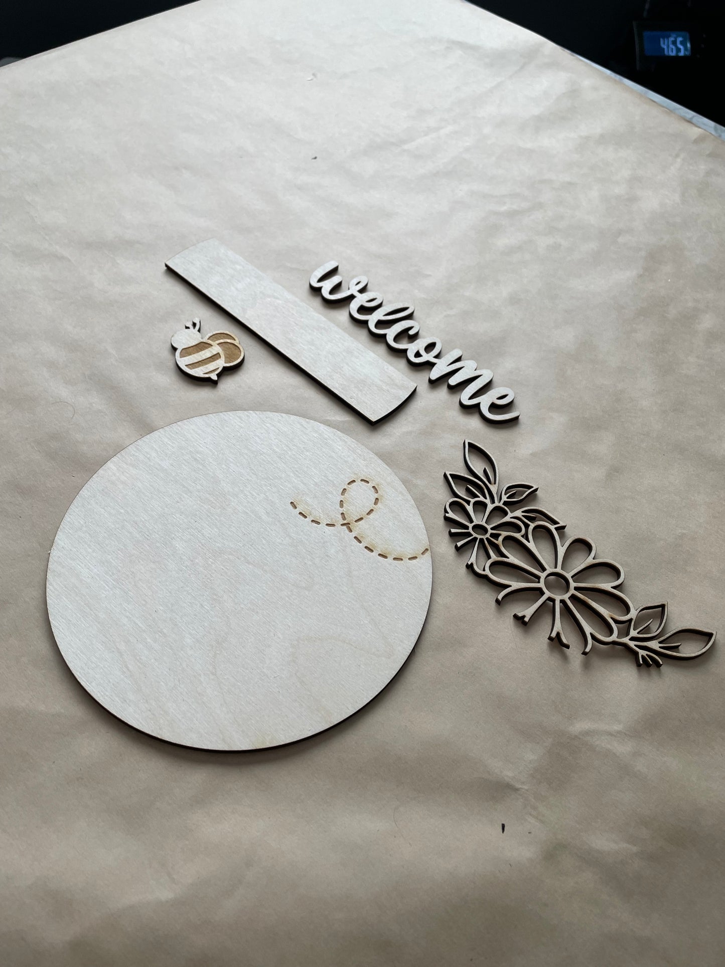 Creative Kit: Welcome Flowers & Bee